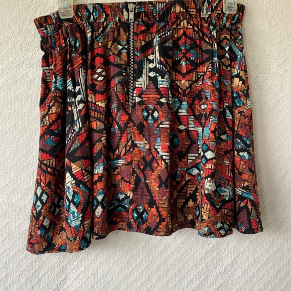 Kirra Colorful Pattern Mini Skirt- Size XS - Picture 3 of 4